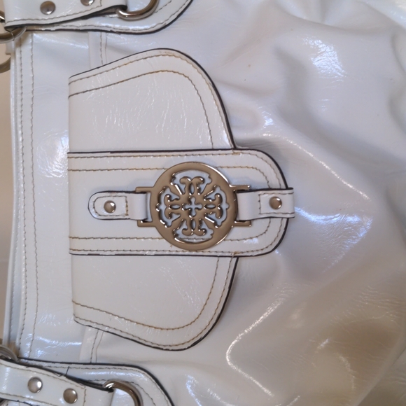White medallion shoulder bag - Picture 3 of 15